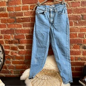 Vintage Levi Strauss Levis 27 high wasted taper blue denim jeans